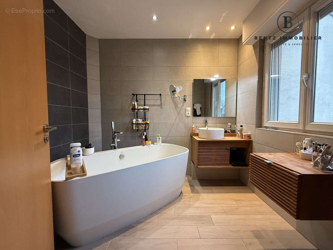 Salle de bain 1er étage - Maison à HOENHEIM