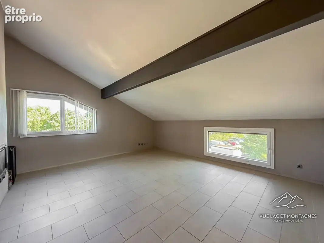 Duplex 94 m² Dernier étage avec ascenseur Centre-ville Douvaine - photo 4