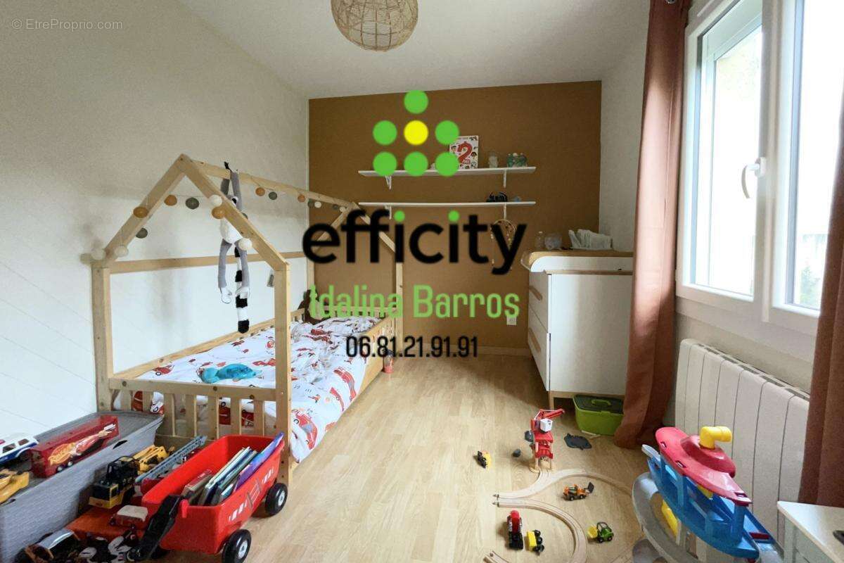 Maison à ROULLET-SAINT-ESTEPHE