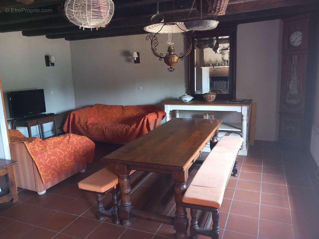 Maison à POUZY-MESANGY