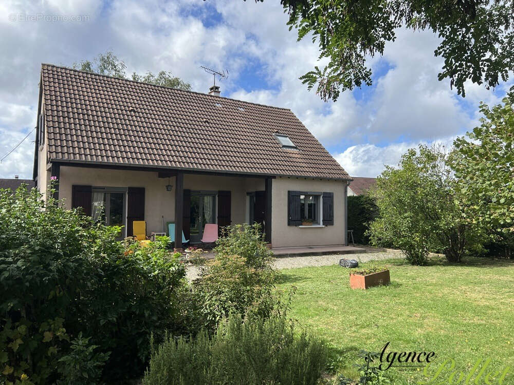 Maison à AUBIGNY-SUR-NERE