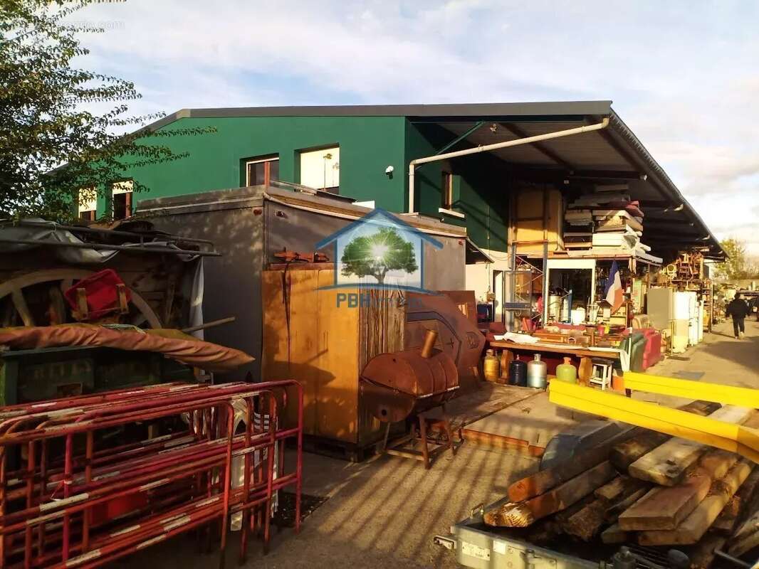 Commerce à SAINTE-SAVINE