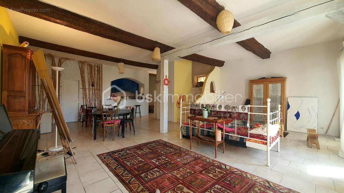 Maison en pierre de 156m² - 3 chambres - garage / atelier de 80m² - photo 2