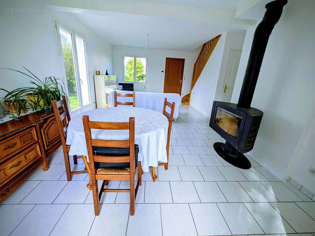 Maison à LA VILLE-AUX-DAMES