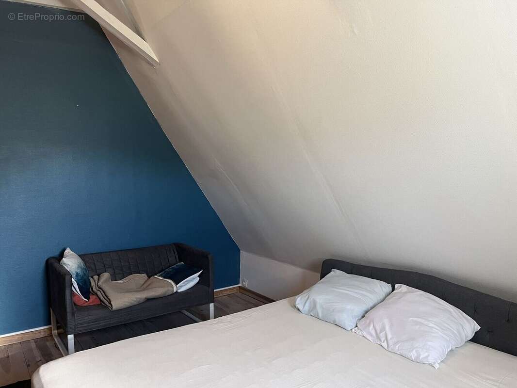Chambre avec salon - Maison à LACAPELLE-MARIVAL