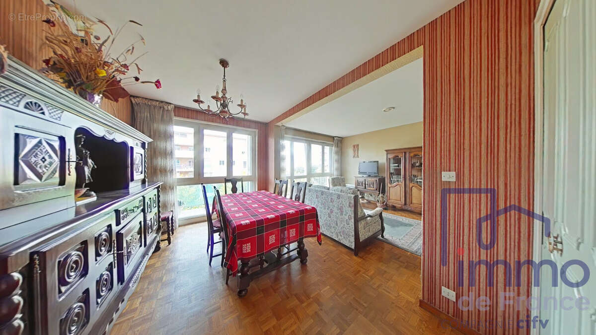 Appartement à SAINT-ETIENNE