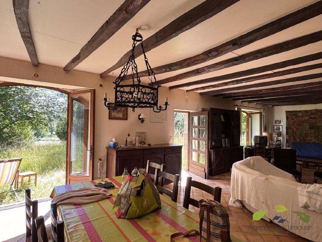 Maison 232 m² à Chamberet  - photo 9