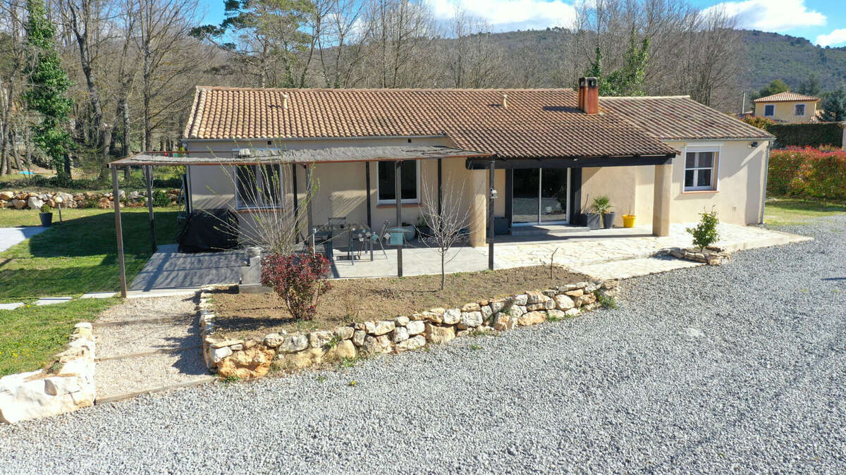 Maison à SAINT-CEZAIRE-SUR-SIAGNE