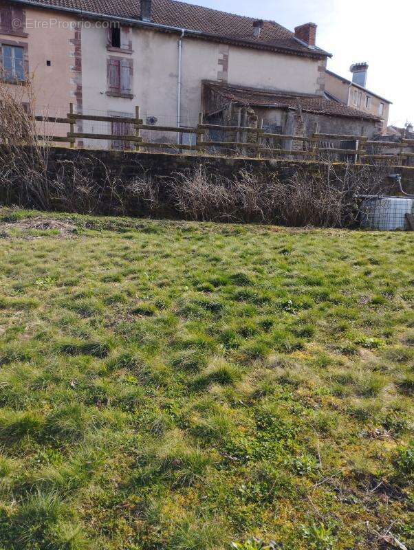 Appartement à LUXEUIL-LES-BAINS