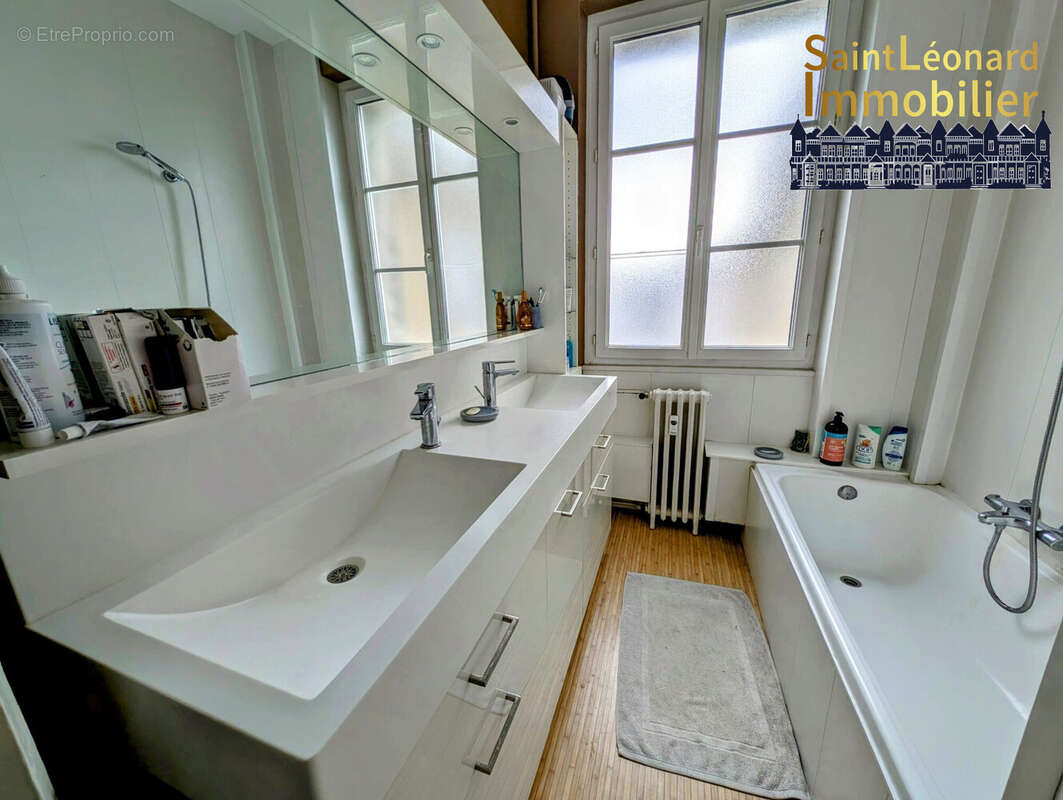 Appartement à FOUGERES