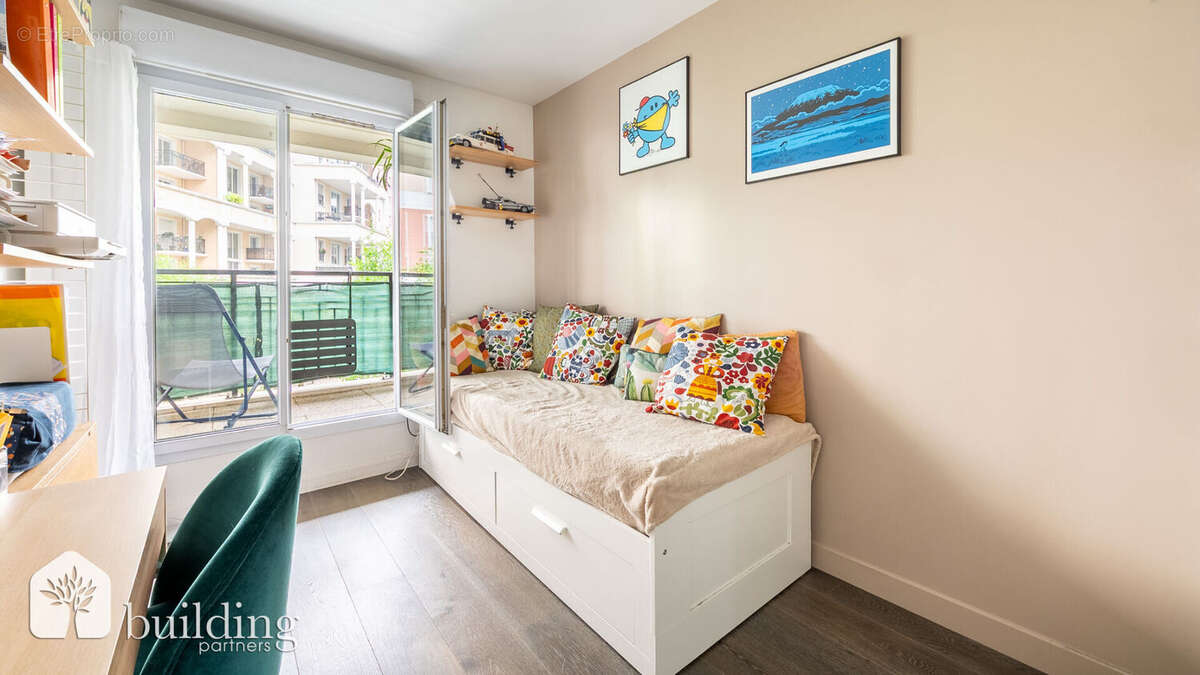 Appartement à COURBEVOIE
