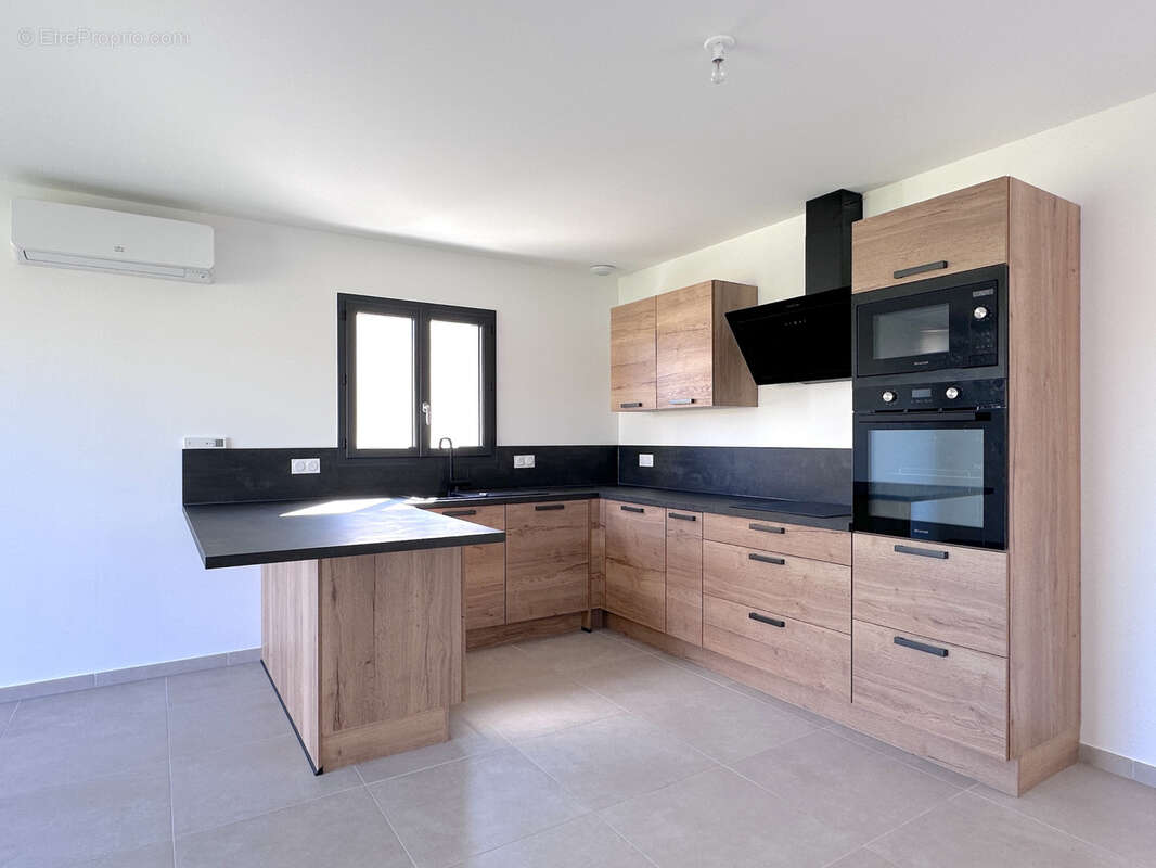 Maison à NEUVILLE-DE-POITOU