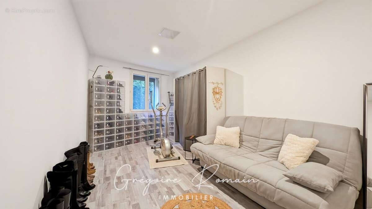 Maison à SAINT-CHAMAS