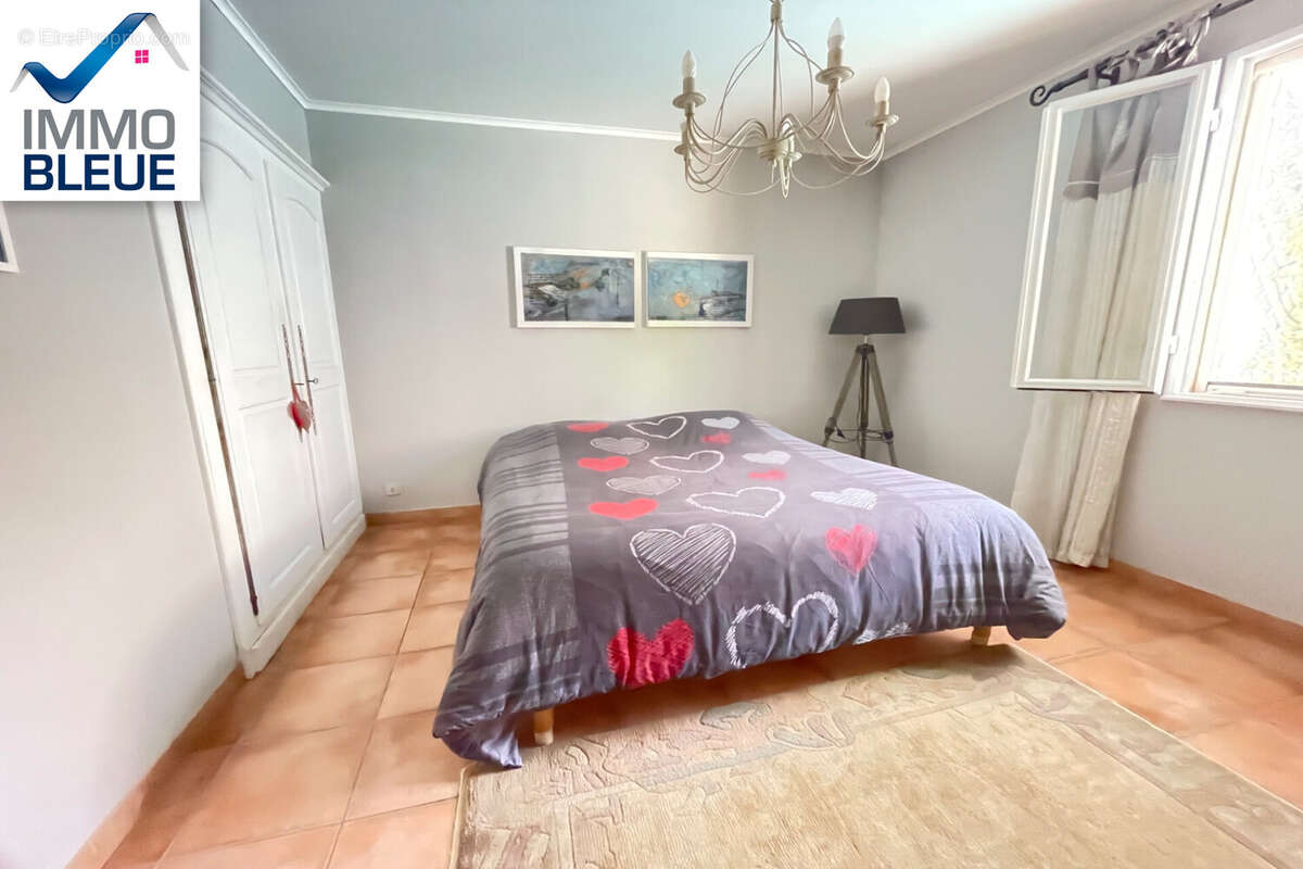 Maison à CHATEAUNEUF-LES-MARTIGUES