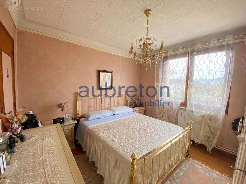 Maison à ECHIROLLES