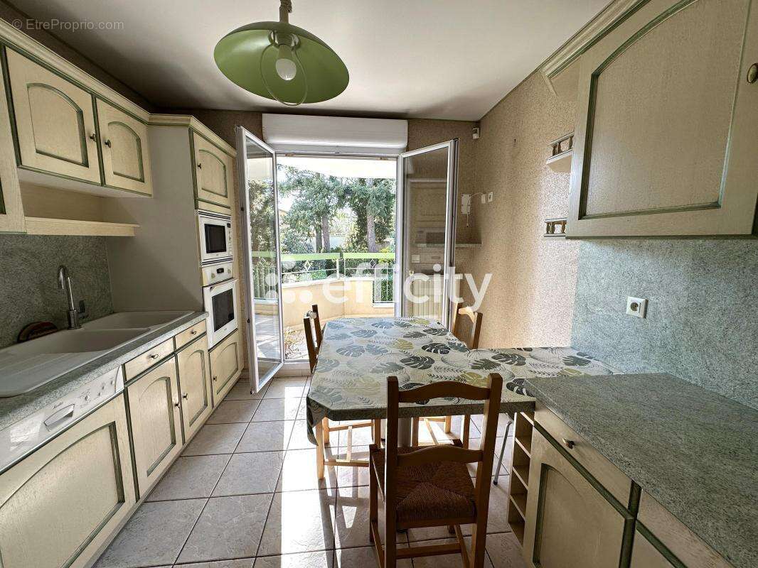 Appartement à CRAPONNE