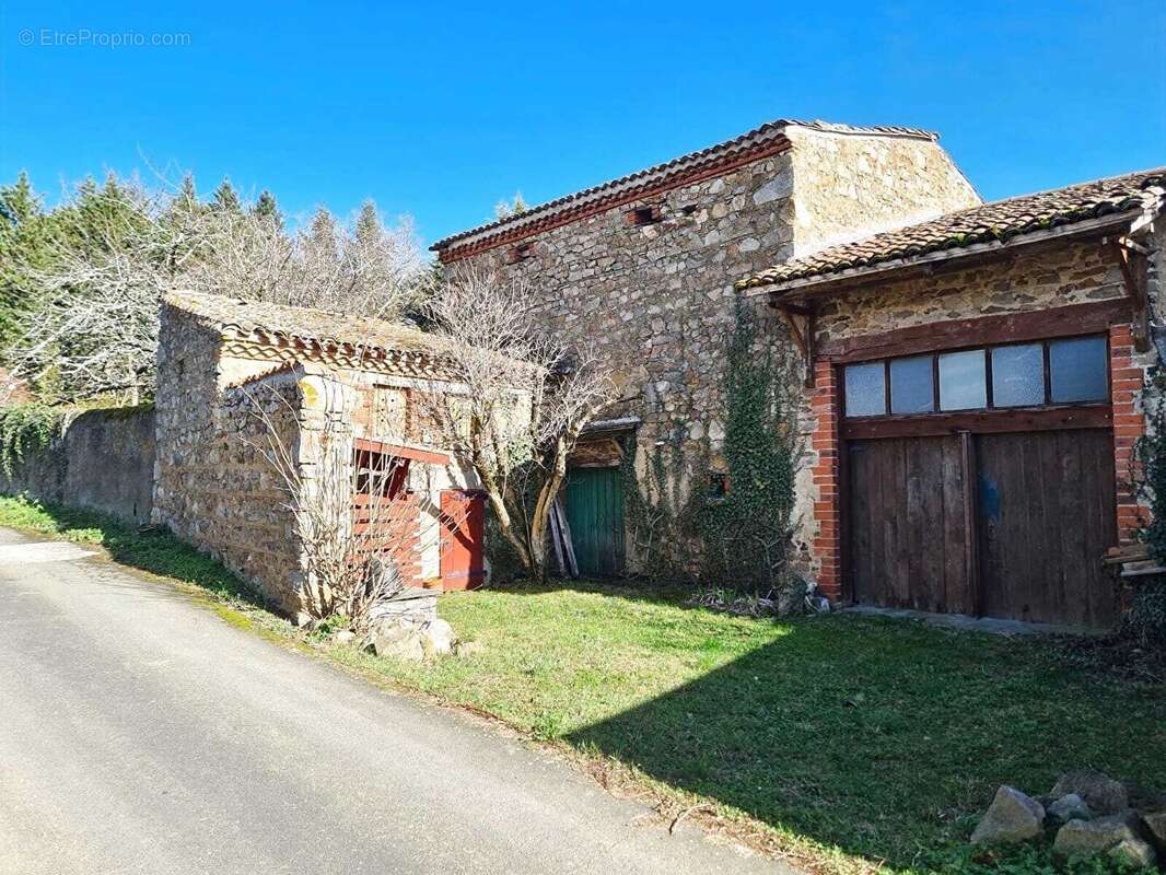 GRANGE sur TERRAIN 7543m² VUES magnifiques - photo 2