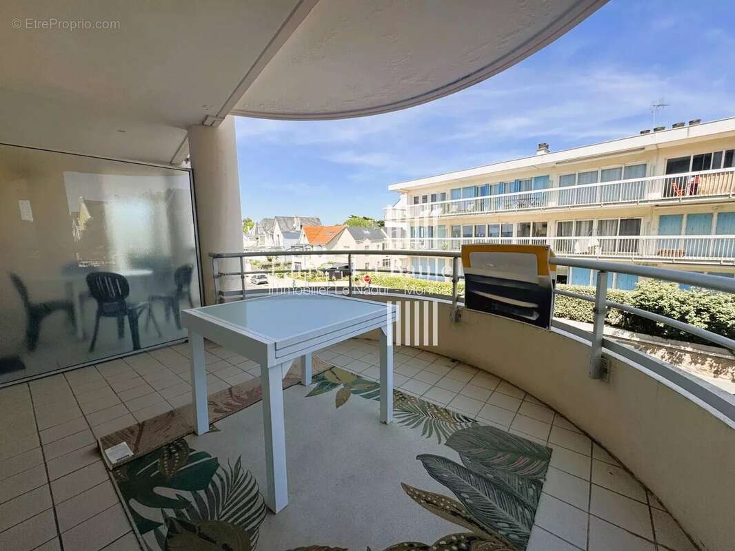 Dans un immeuble face mer, T2 rénové - photo 2