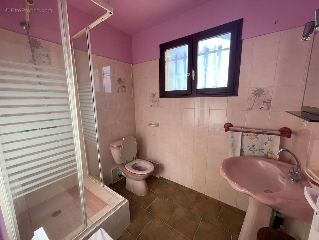 Maison à SAINT-LAURENT-DE-LA-SALANQUE