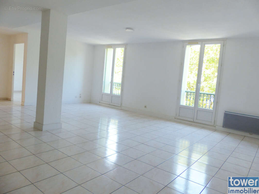 Appartement à LAMALOU-LES-BAINS