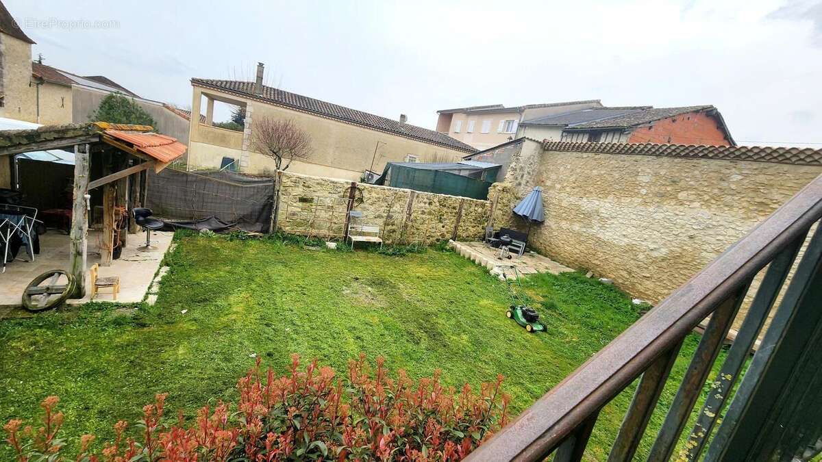 Appartement 157 m² à Pergain-Taillac  - photo 3