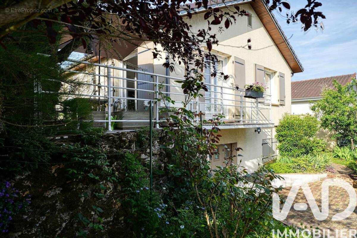 Photo 1 - Maison à VILLIERS-SUR-ORGE