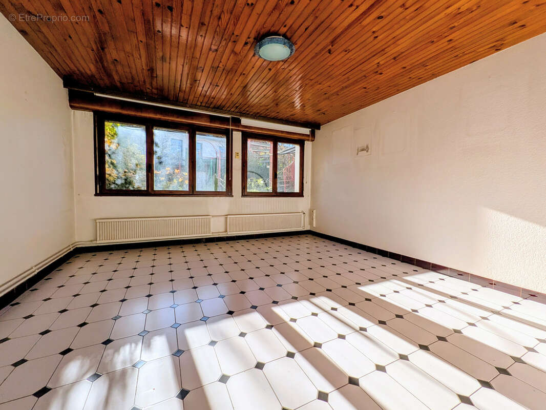 Maison à JARVILLE-LA-MALGRANGE