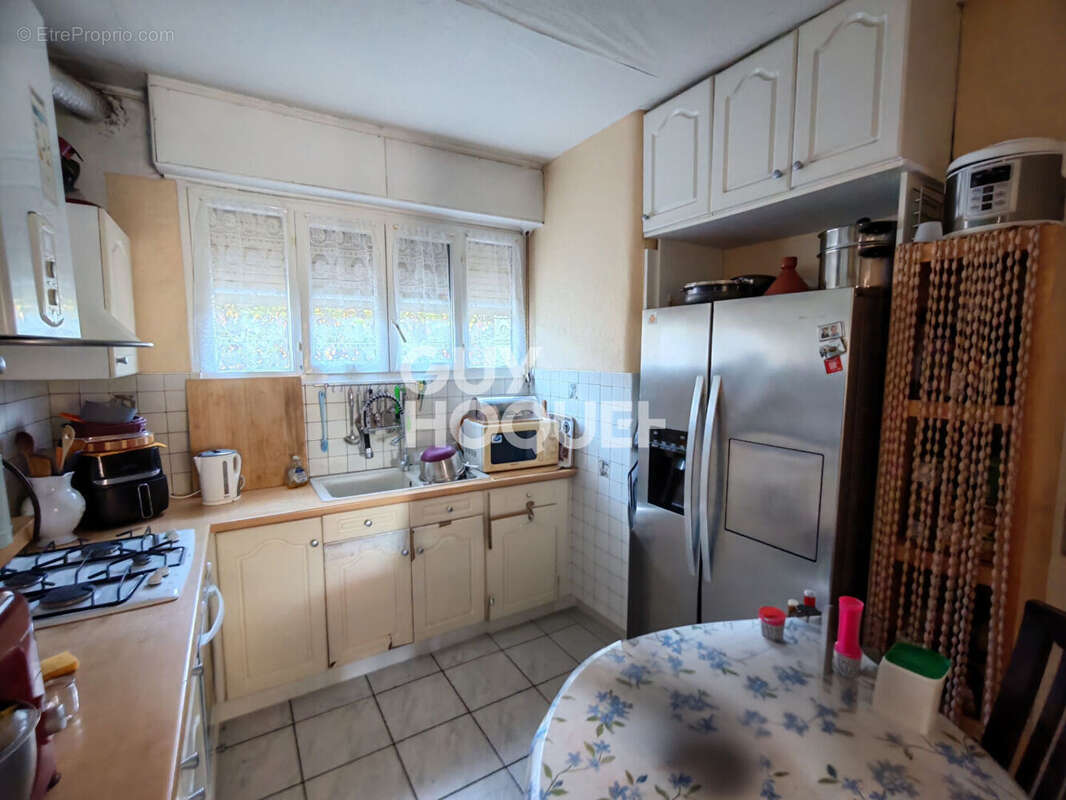 Appartement La Chapelle Saint Luc avec terrasse et jardin - photo 3