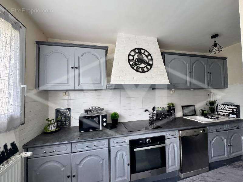 Appartement 62 m² à Combs-La-Ville  - photo 3