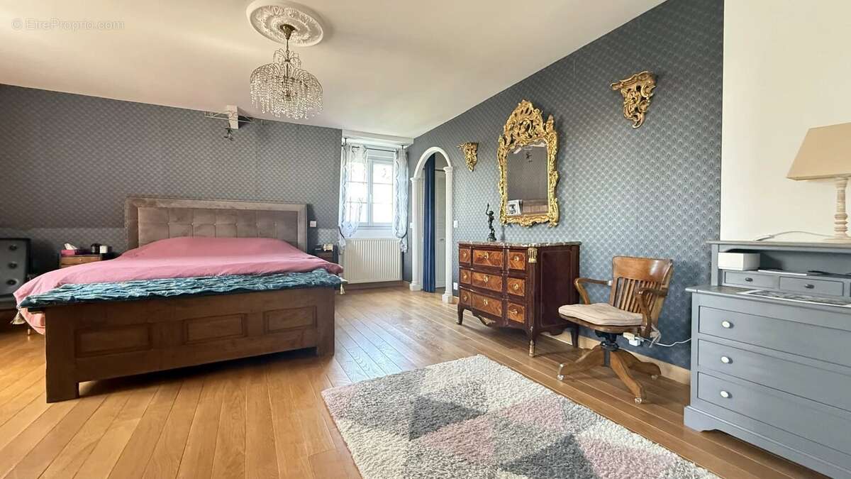Maison à EZANVILLE