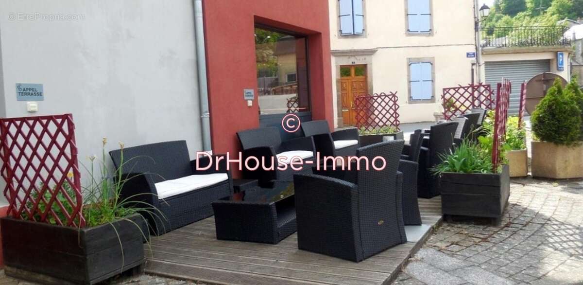 Commerce à PONT-DE-SALARS