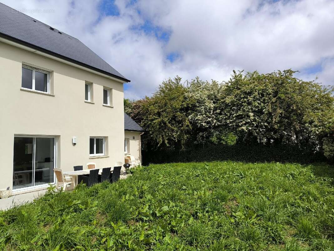 Maison à SAINT-LAURENT-SUR-MER