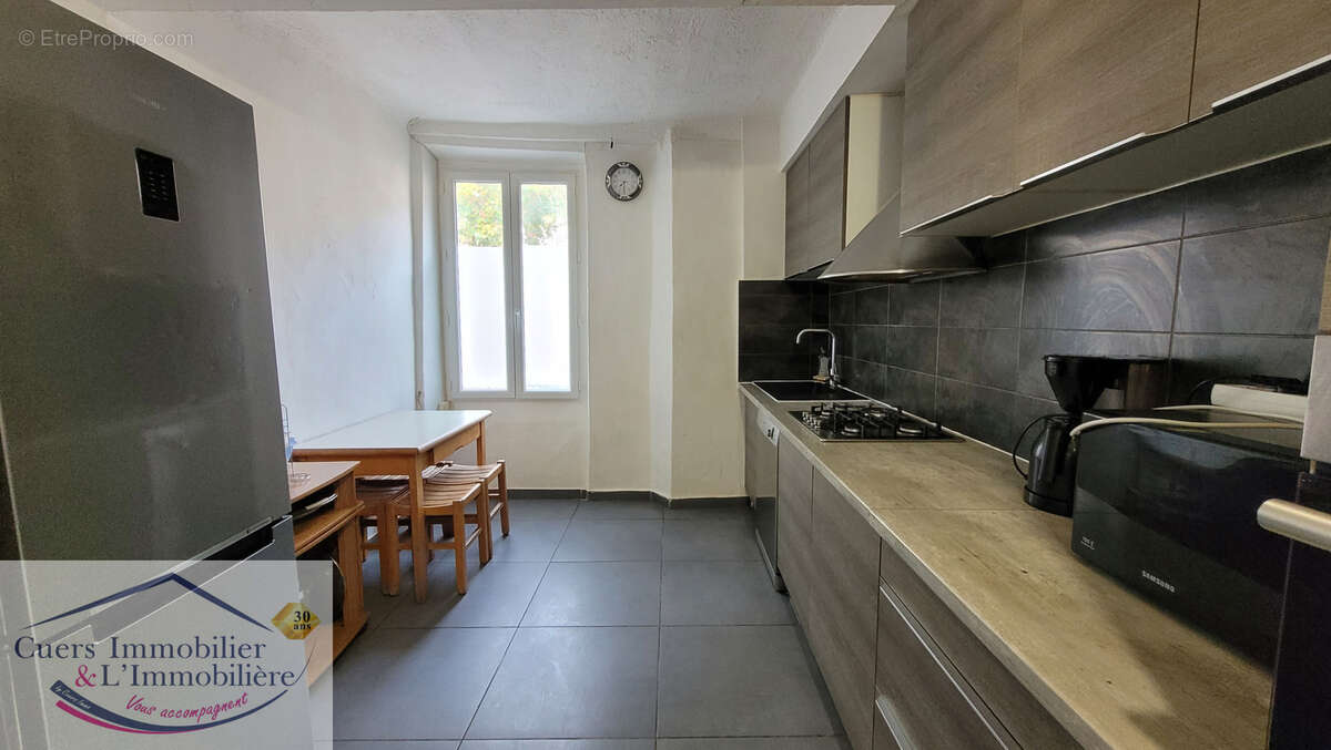 Cuers, maison de village t9 + remise - photo 4