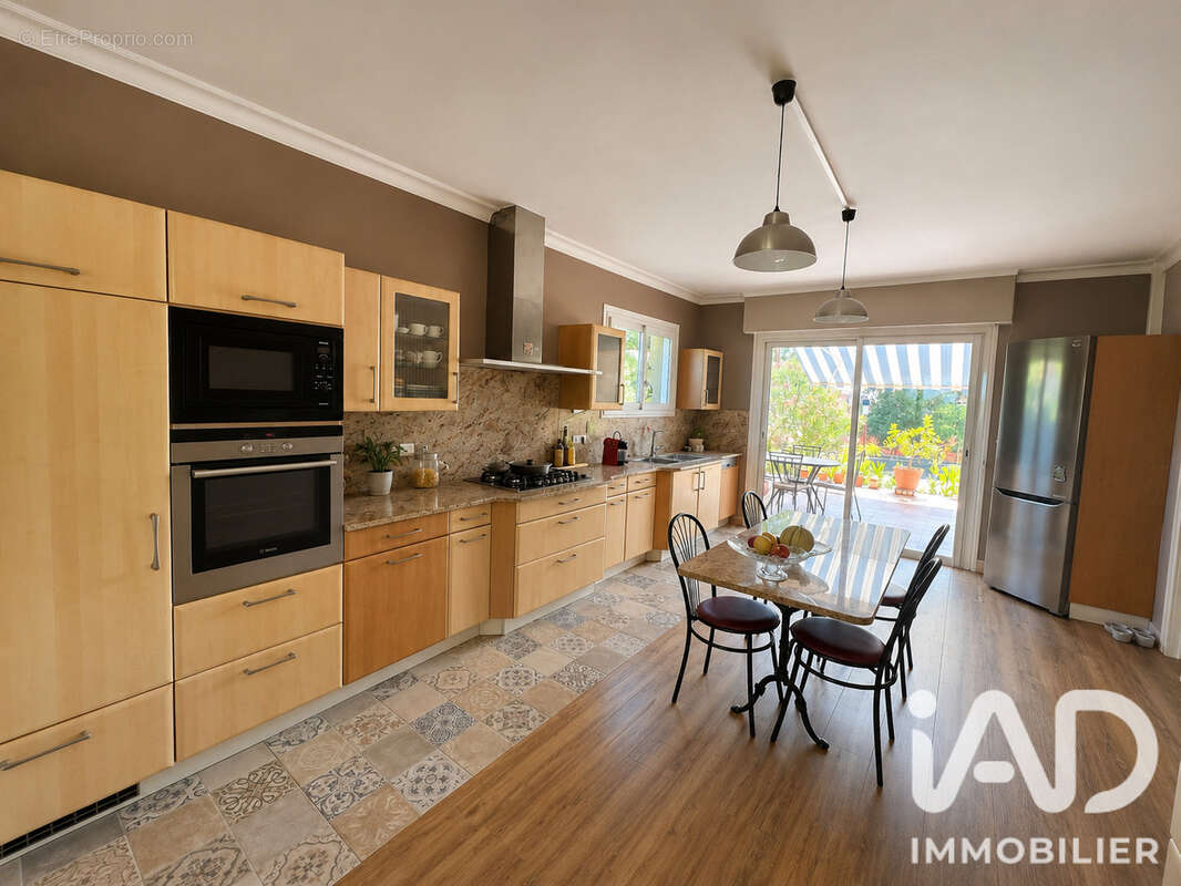 Maison 167 m² à Orgueil  - photo 5