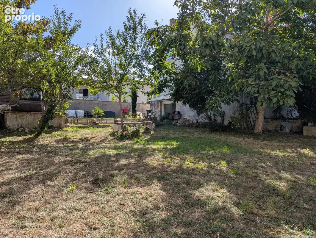 Grande propriété urbaine bénéficiant d'un emplacement exceptionnel, à quelques pas du centre-ville - photo 18
