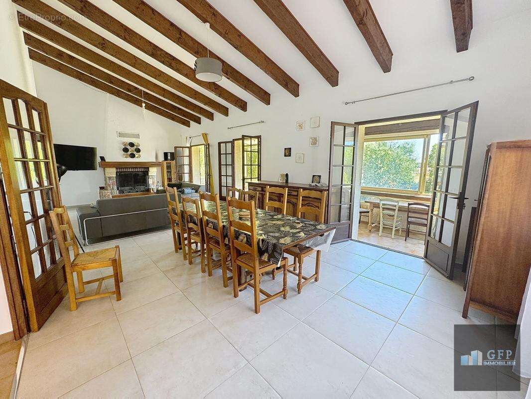 Maison à BORMES-LES-MIMOSAS