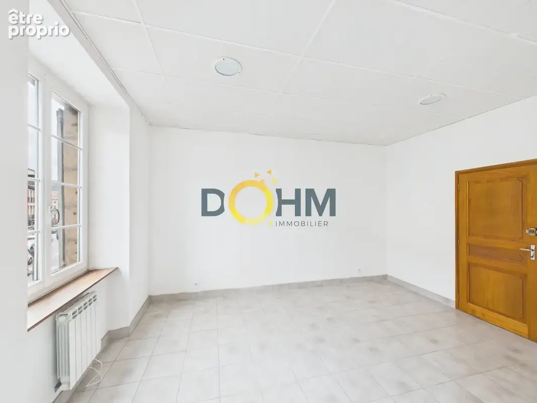 Local comprenant 4 bureaux fermes, une grande piece de 31m2, espace pause avec cuisine ouverte sur une terrass - photo 3