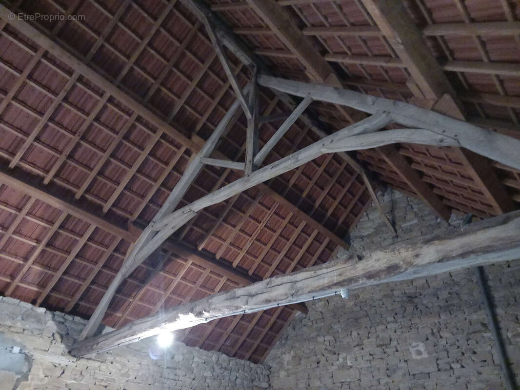 Maison à SAINT-PIERRE-BELLEVUE