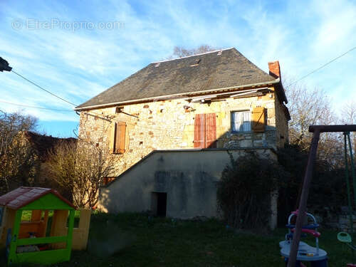 Maison à GOURDON