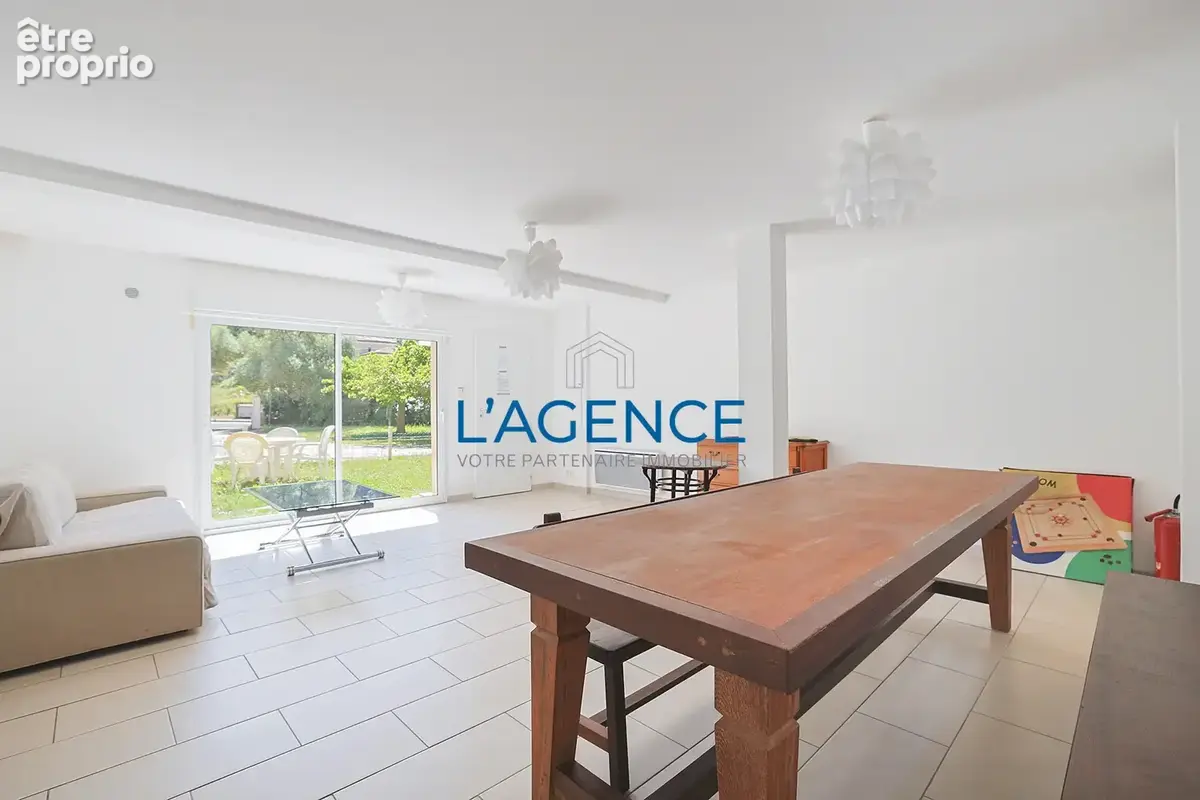 CARQUEIRANNE VILLA 233m2 - 8 Chambres  - Terrain 7023m avec piscine - photo 17