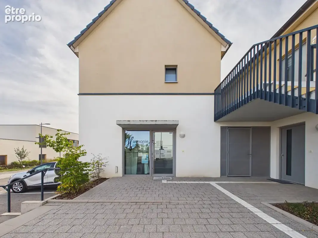 Local Professionnel de 81,19 m² avec terrasse à Mommenheim. - photo 6