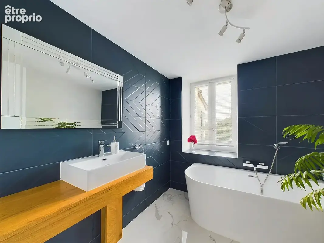Propriété de 4 chambres avec maison d'amis, piscine, grange et vues panoramiques - photo 7