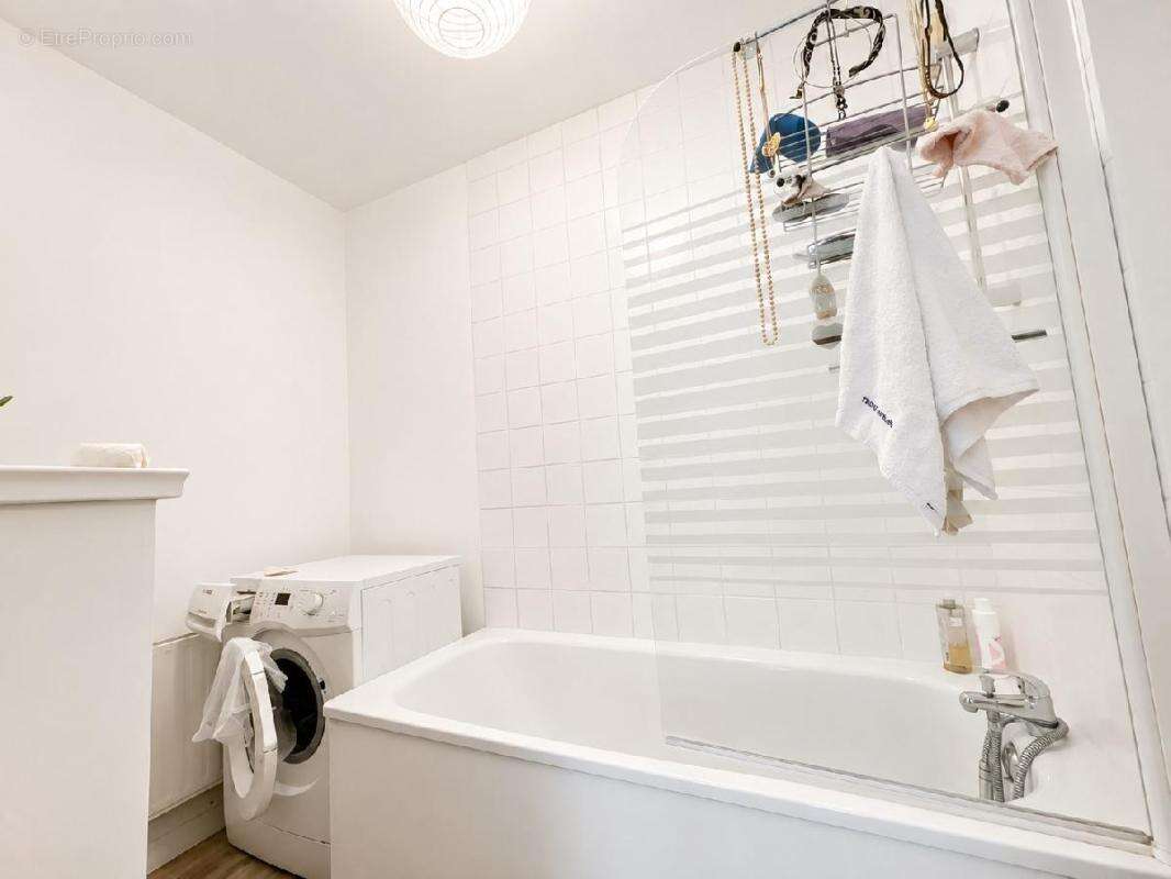 Joli T2 lumineux de 49 m², au 3ème et dernier étage, avec cave - photo 5