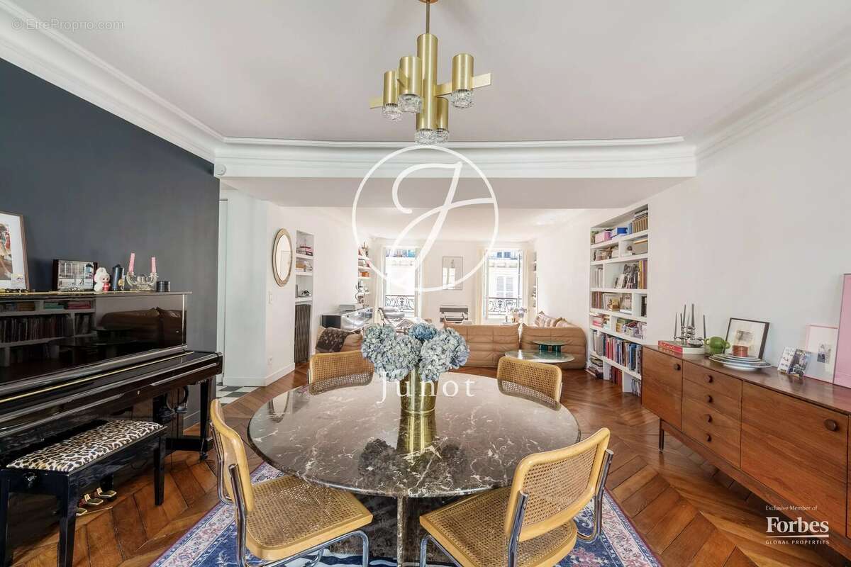 Paris 9e - SAINT-GEORGES - Appartement - 117,68m² Carrez - 6 pièces - Charme de l'ancien - photo 5