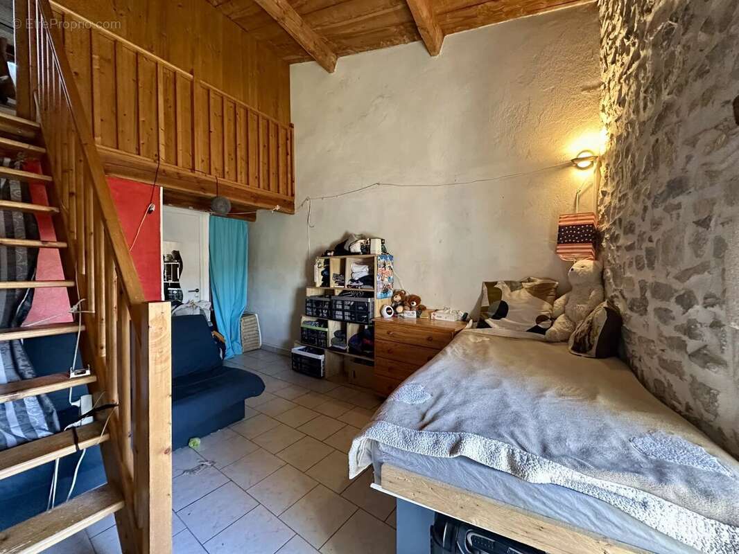 Maison à CLARENSAC