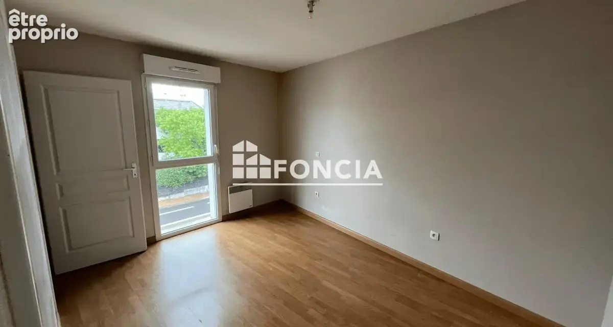 T2 dernier étage avec balcon & parking - photo 3