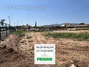 Terrain à POURRIERES