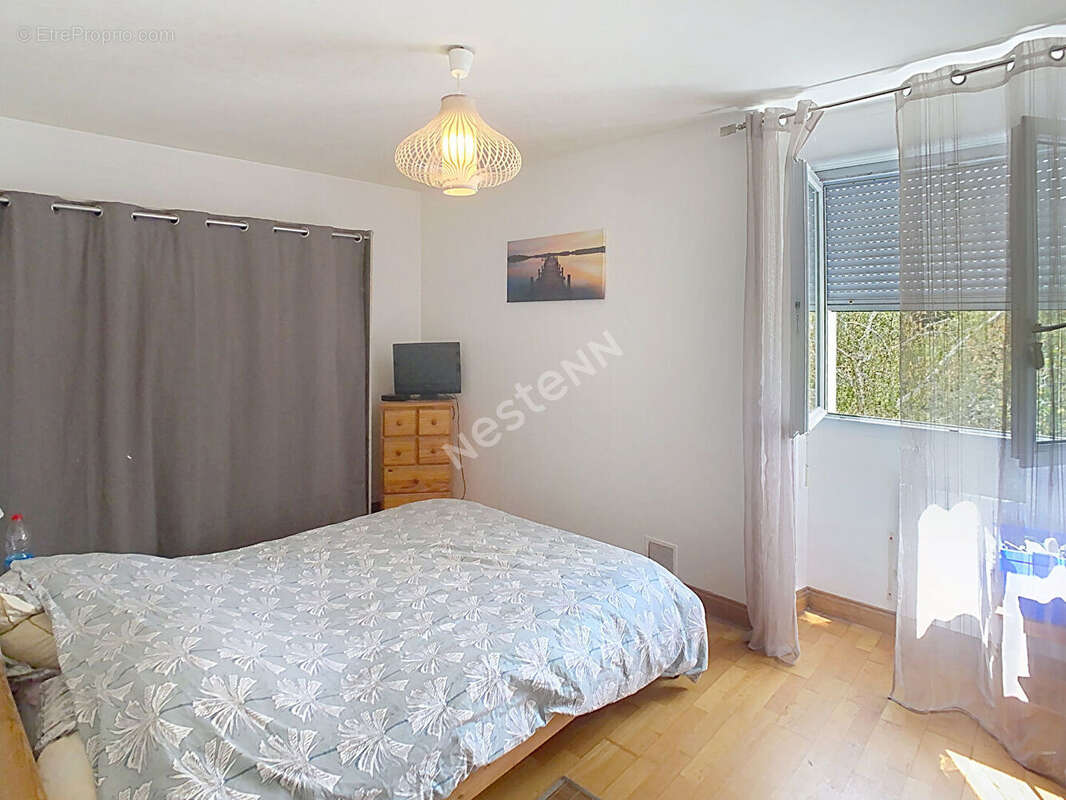 Maison en pierre avec ses dépendances et son étang à vendre sur Montigné Montfaucon - photo 11