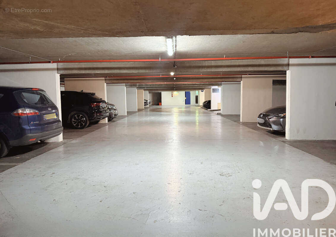 Photo 7 - Parking à PARIS-2E
