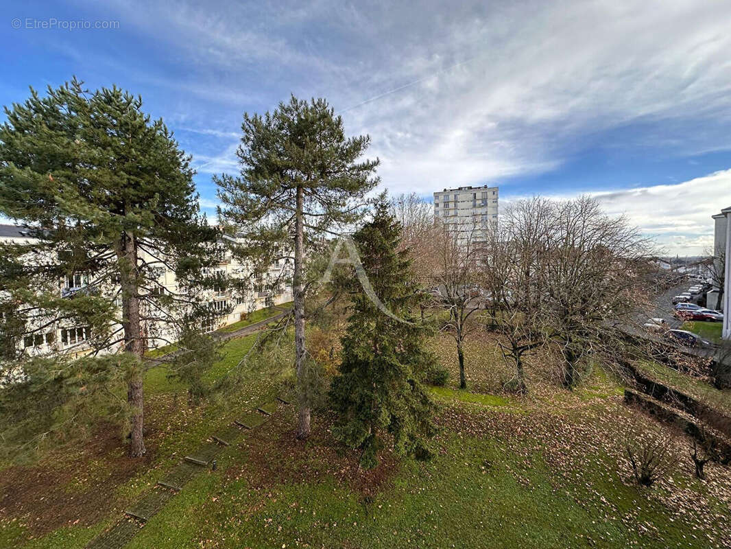 Appartement T3 avec balcon - Cholet - photo 7